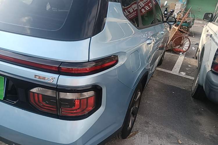Used Baojun RM-5 2019 1.5T CVT Elite Version with 24-Hour Online Service 7 Seats Exterior 3