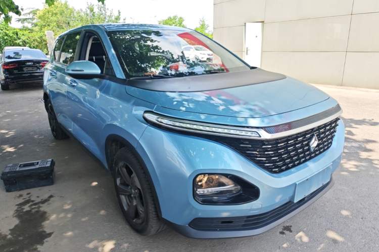 Used Baojun RM-5 2019 1.5T CVT Elite Version with 24-Hour Online Service 7 Seats Front Right 45 Deg