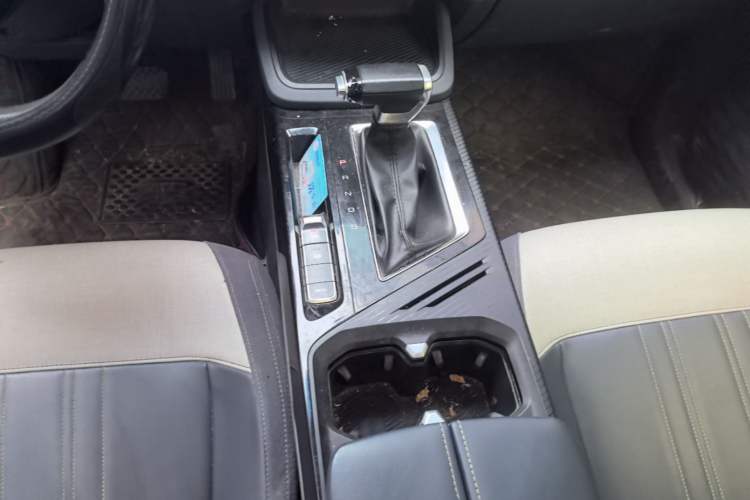 Used Baojun RM-5 2019 1.5T CVT 24-Hour Online Luxury Version 7 Seats Gear Lever