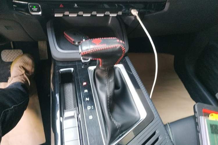 Used Baojun RM-5 2019 1.5T CVT Elite Version with 24-Hour Online Service 6 Seats Gear Lever