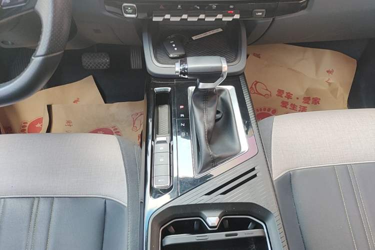 Used Baojun RM-5 2019 1.5T CVT 24-Hour Online Premium Version 7 Seats Gear Lever