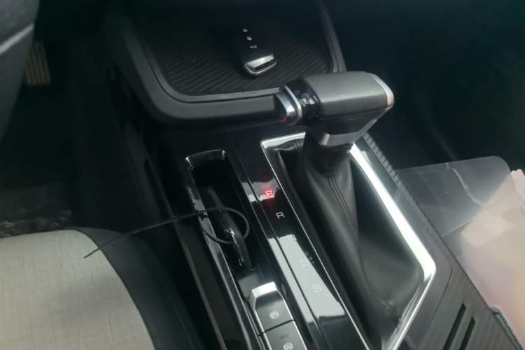 Used Baojun RM-5 2019 1.5T CVT 24-Hour Online Prestige Version 6 Seats Gear Lever
