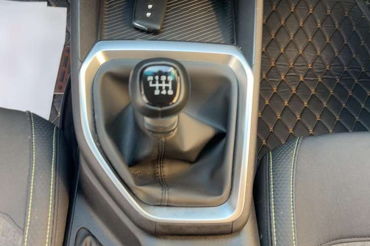 Used Baojun RM-5 2019 1.5L Manual Elite Edition with 24-hour Online Service 5 Seats Gear Lever