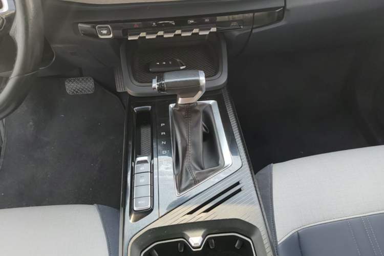 Used Baojun RM-5 2019 1.5T CVT 24-Hour Online Prestige Version 6 Seats Gear Lever