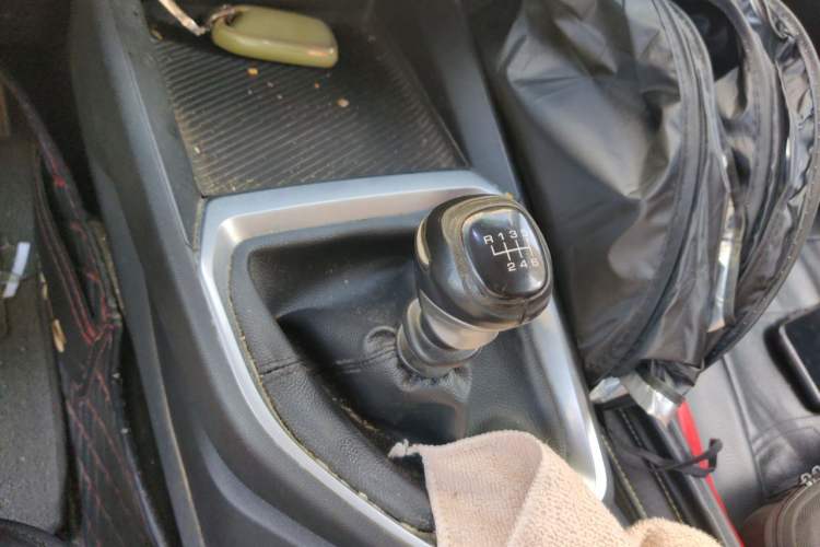 Used Baojun RM-5 2019 1.5L Manual Elite Edition with 24-hour Online Service 5 Seats Gear Lever