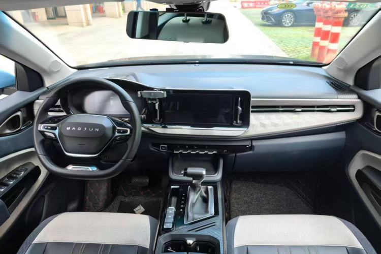 Used Baojun RM-5 2019 1.5T CVT 24-Hour Online Luxury Version 6 Seats Interior 1