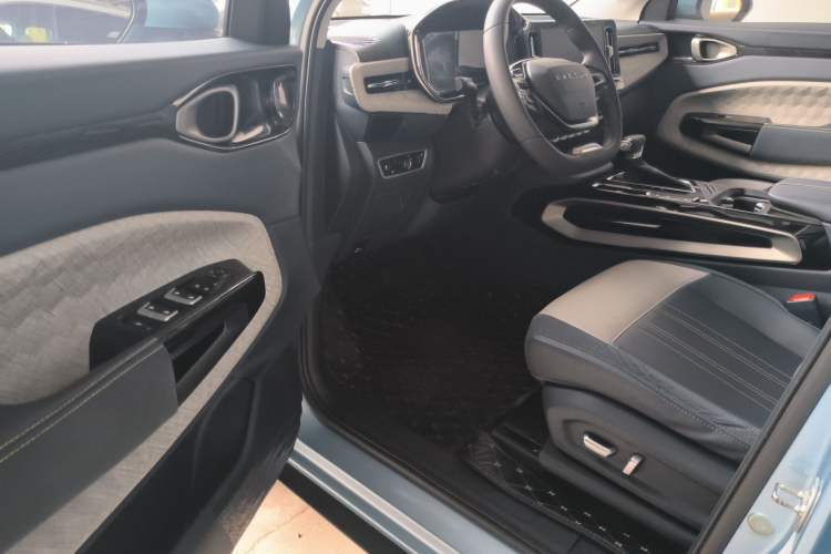 Used Baojun RM-5 2019 1.5T CVT 24-Hour Online Luxury Version 6 Seats Interior 2