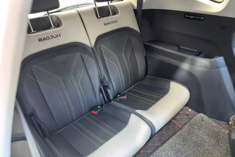Used Baojun RM-5 2019 1.5T CVT 24-Hour Online Luxury Version 6 Seats Interior 4