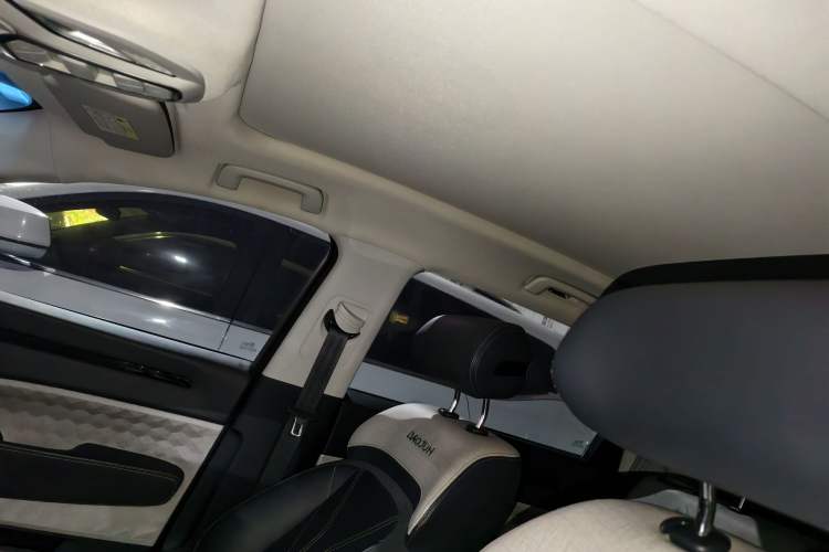 Used Baojun RM-5 2019 1.5T CVT 24-Hour Online Prestige Version 5 Seats Interior 4