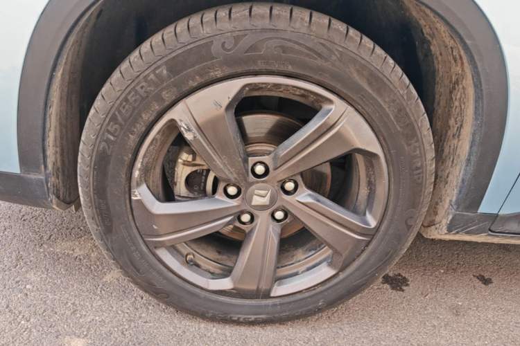 Used Baojun RM-5 2019 1.5T CVT Elite Version with 24-Hour Online Service 7 Seats Left Front Wheel Hub