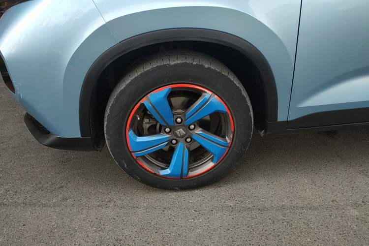 Used Baojun RM-5 2019 1.5T CVT Elite Version with 24-Hour Online Service 6 Seats Left Front Wheel Hub