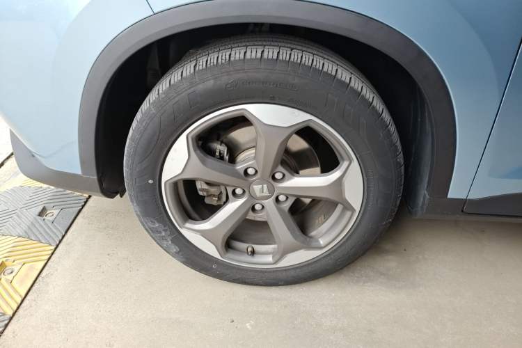 Used Baojun RM-5 2019 1.5T CVT 24-Hour Online Prestige Version 6 Seats Left Front Wheel Hub