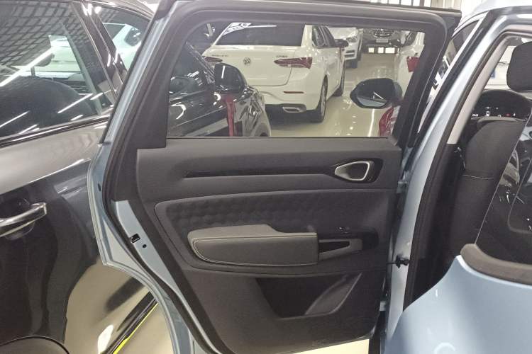 Used Baojun RM-5 2019 1.5L Manual Elite Edition with 24-hour Online Service 5 Seats Left Rear Door Interior