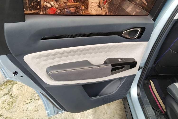 Used Baojun RM-5 2019 1.5T CVT 24-Hour Online Luxury Version 7 Seats Left Rear Door Interior