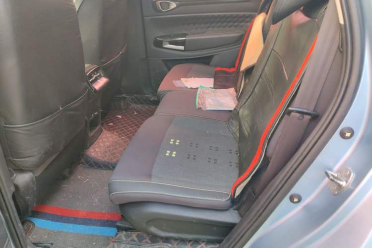 Used Baojun RM-5 2019 1.5L Manual Elite Edition with 24-hour Online Service 5 Seats Left Rear Seat