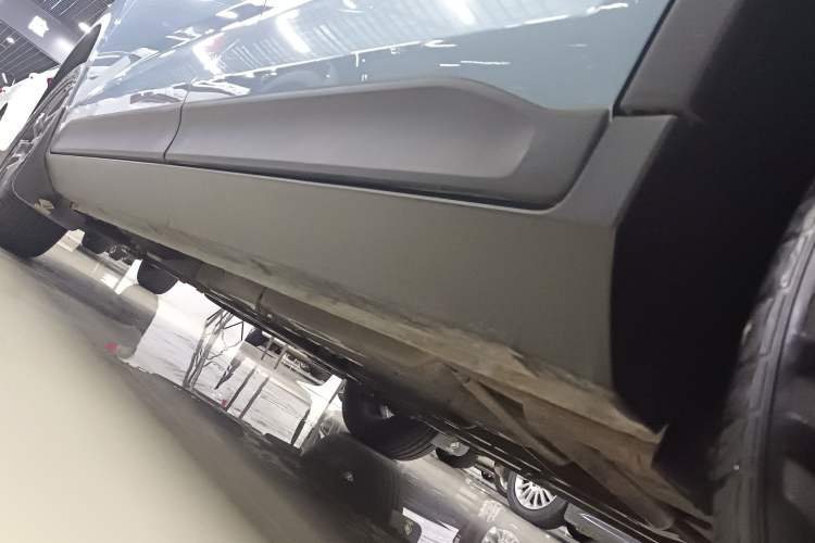 Used Baojun RM-5 2019 1.5L Manual Elite Edition with 24-hour Online Service 5 Seats Left Side Sill