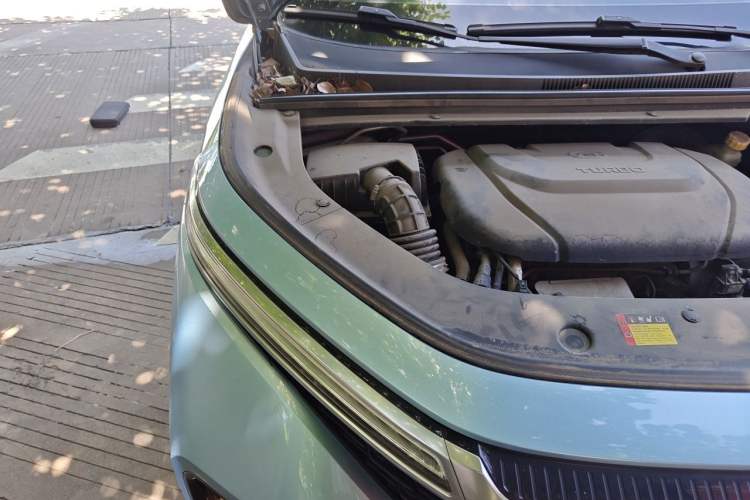 Used Baojun RM-5 2019 1.5L CVT Elite Version with 24-Hour Online Service 7 Seats Right Front Headlight