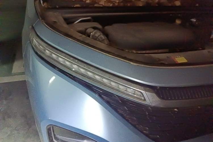 Used Baojun RM-5 2019 1.5T Manual Elite Version with 24-Hour Online Service 7 Seats Right Front Headlight