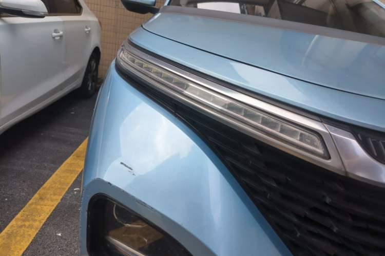 Used Baojun RM-5 2019 1.5T Manual Elite Version with 24-Hour Online Service 7 Seats Right Front Headlight
