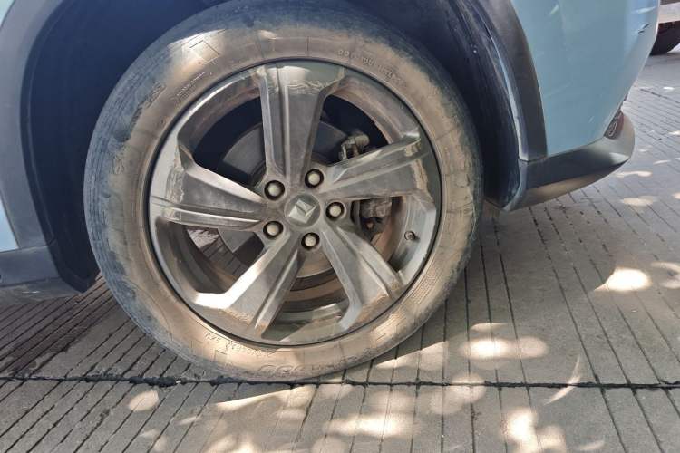 Used Baojun RM-5 2019 1.5L CVT Elite Version with 24-Hour Online Service 7 Seats Right Front Wheel Hub
