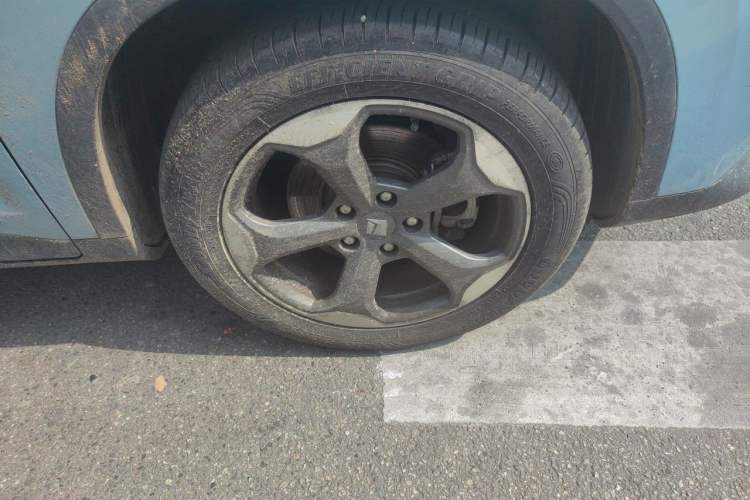 Used Baojun RM-5 2019 1.5T CVT 24-Hour Online Luxury Version 6 Seats Right Front Wheel Hub