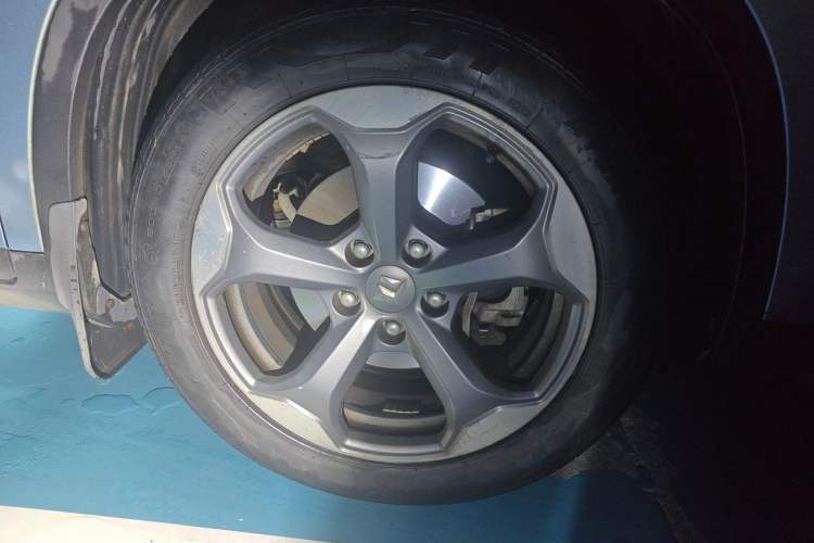 Used Baojun RM-5 2019 1.5T CVT 24-Hour Online Prestige Version 5 Seats Right Front Wheel Hub