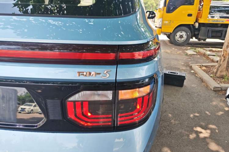 Used Baojun RM-5 2019 1.5T CVT Elite Version with 24-Hour Online Service 7 Seats Right Rear Taillight