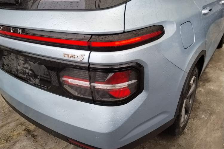 Used Baojun RM-5 2019 1.5T CVT 24-Hour Online Luxury Version 7 Seats Right Rear Taillight