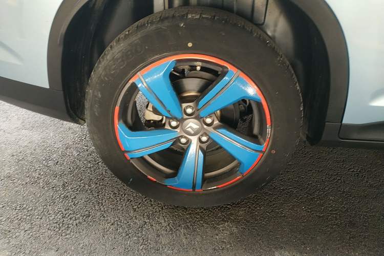 Used Baojun RM-5 2019 1.5T CVT Elite Version with 24-Hour Online Service 6 Seats Right Rear Wheel Hub