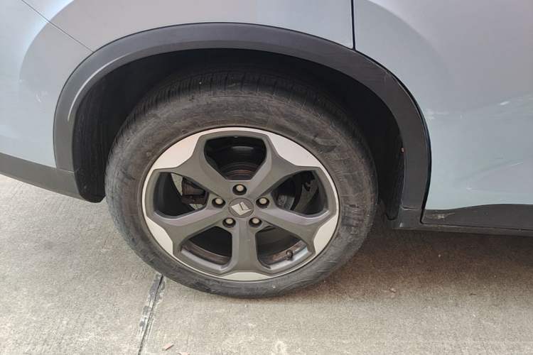 Used Baojun RM-5 2019 1.5T CVT 24-Hour Online Premium Version 7 Seats Right Rear Wheel Hub