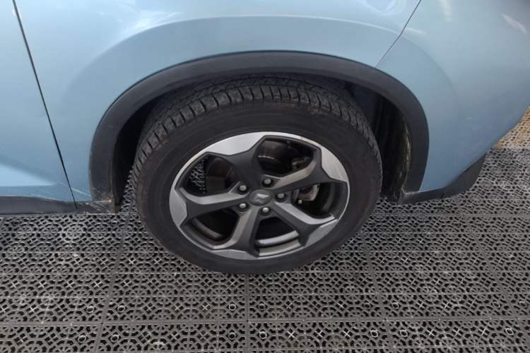 Used Baojun RM-5 2019 1.5T CVT 24-Hour Online Prestige Version 6 Seats Right Rear Wheel Hub
