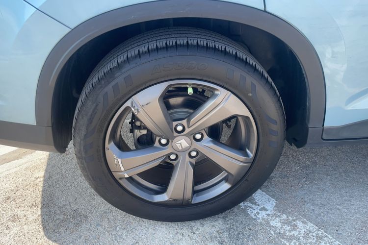 Used Baojun RM-5 2019 1.5T Manual Elite Version with 24-Hour Online Service 7 Seats Right Rear Wheel Hub