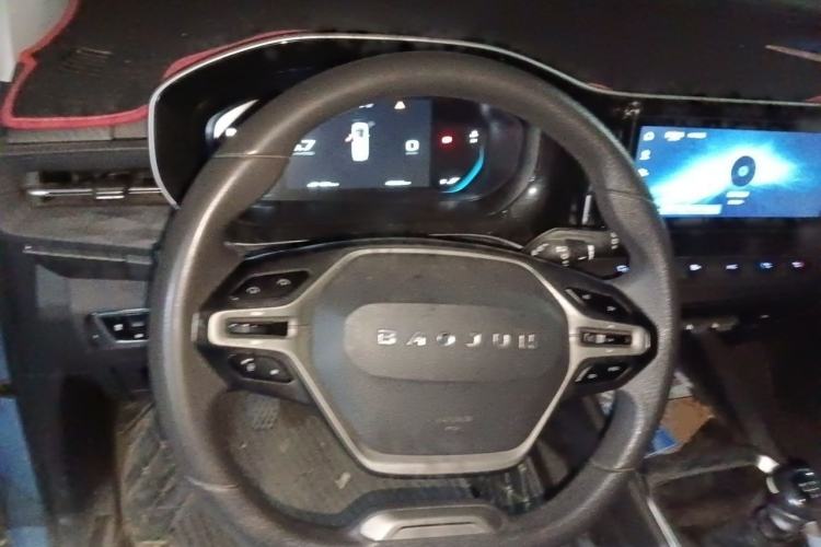 Used Baojun RM-5 2019 1.5T Manual Elite Version with 24-Hour Online Service 7 Seats Steering Wheel