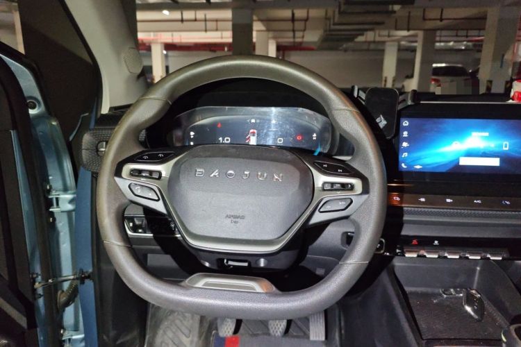 Used Baojun RM-5 2019 1.5T Manual Elite Version with 24-Hour Online Service 6 Seats Steering Wheel