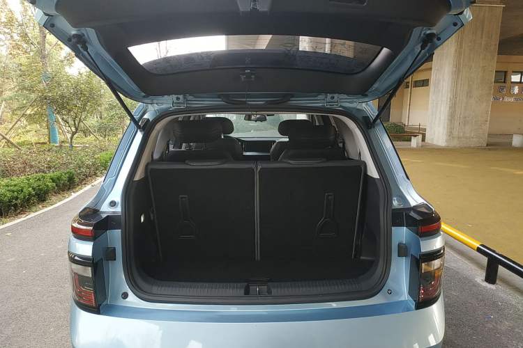 Used Baojun RM-5 2019 1.5T CVT Elite Version with 24-Hour Online Service 6 Seats Trunk
