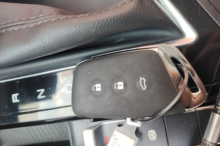 Used Baojun RM-5 2019 1.5T CVT 24-Hour Online Premium Version 7 Seats Vehicle Key