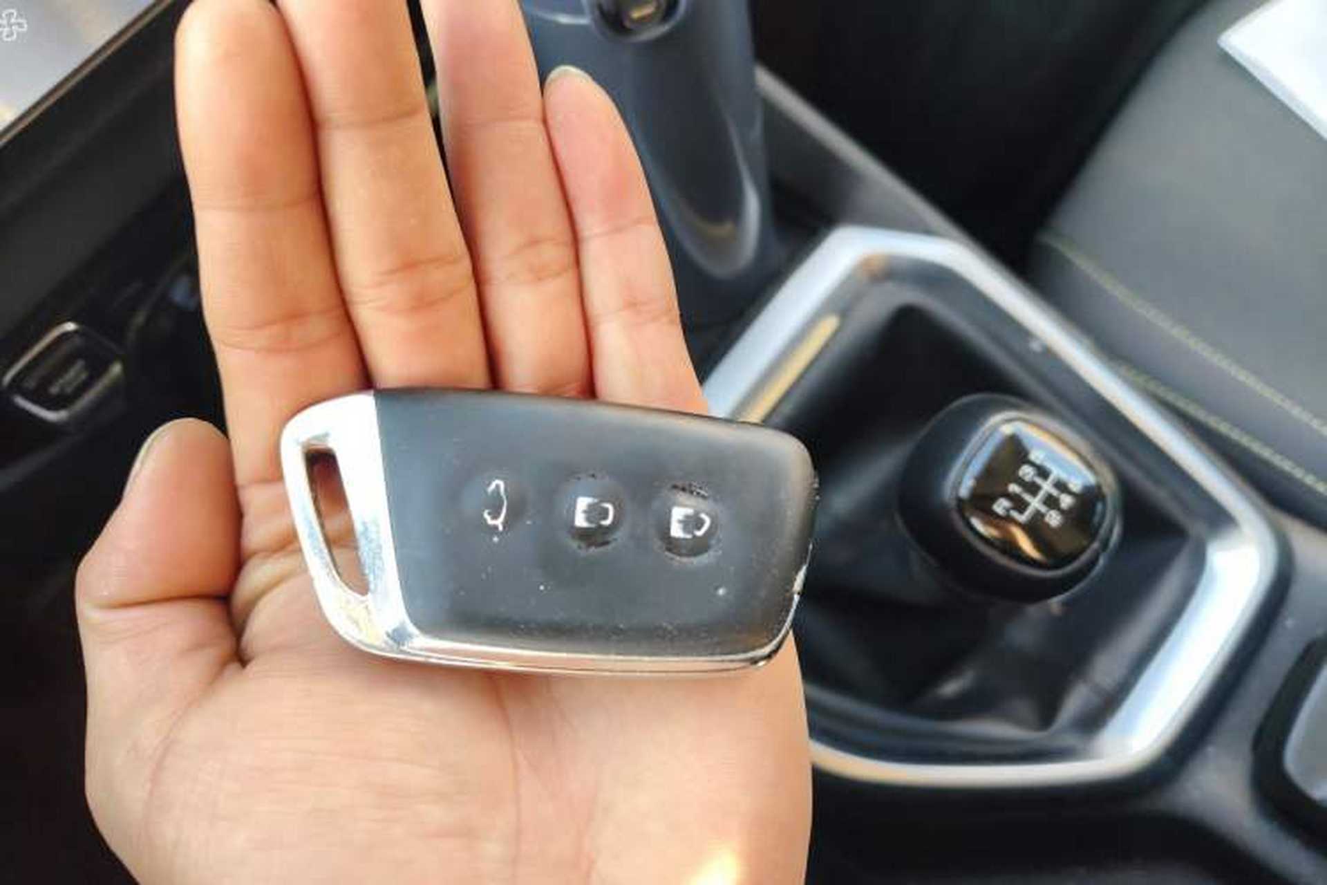 Used Baojun RM-5 2019 1.5L Manual Elite Version with 24-Hour Online Service 7 Seats Vehicle Key