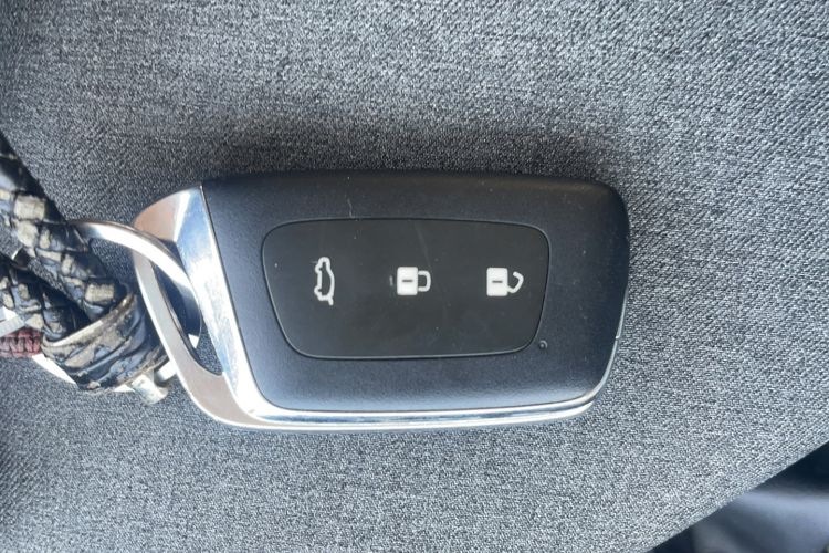 Used Baojun RM-5 2019 1.5T Manual Elite Version with 24-Hour Online Service 7 Seats Vehicle Key