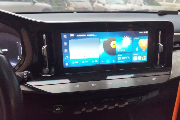 Used Baojun RM-5 2019 1.5T CVT 24-Hour Online Premium Version 7 Seats Audio And AC Panel