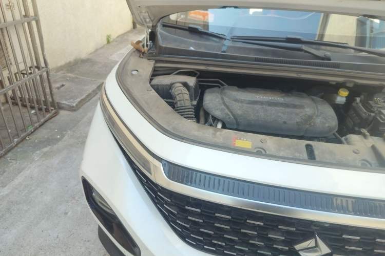 Used Baojun RM-5 2019 1.5T CVT 24-Hour Online Luxury Version 6 Seats Engine Bay Right