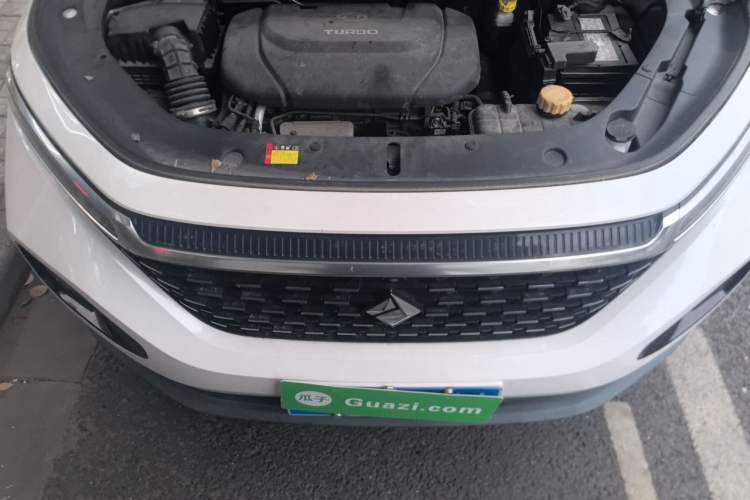 Used Baojun RM-5 2019 1.5T CVT 24-Hour Online Premium Version 7 Seats Engine Bay