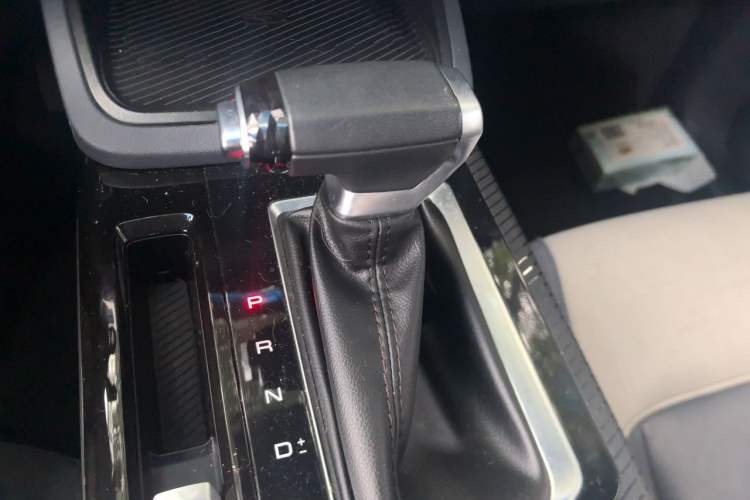Used Baojun RM-5 2019 1.5T CVT 24-Hour Online Premium Version 7 Seats Gear Lever