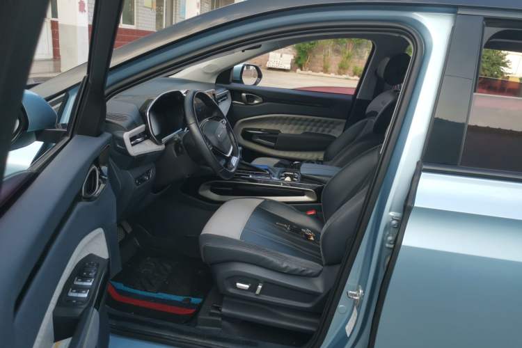 Used Baojun RM-5 2019 1.5T CVT 24-Hour Online Prestige Version 6 Seats Left Front Seat