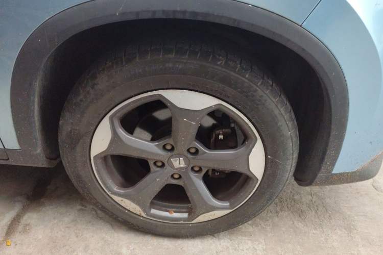 Used Baojun RM-5 2019 1.5T CVT 24-Hour Online Premium Version 7 Seats Right Front Wheel Hub