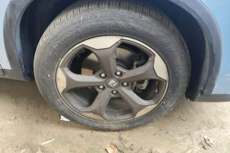 Used Baojun RM-5 2019 1.5T CVT 24-Hour Online Luxury Version 6 Seats Right Front Wheel Hub
