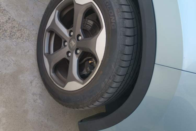 Used Baojun RM-5 2019 1.5T CVT 24-Hour Online Prestige Version 6 Seats Right Front Wheel Hub