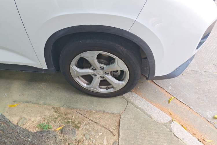 Used Baojun RM-5 2019 1.5T CVT 24-Hour Online Luxury Version 7 Seats Right Front Wheel Hub