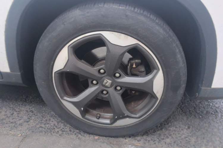 Used Baojun RM-5 2019 1.5T CVT 24-Hour Online Premium Version 7 Seats Right Front Wheel Hub