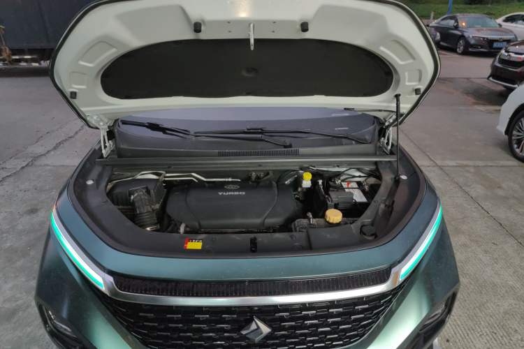 Used Baojun RM-5 2019 1.5T CVT 24-Hour Online Premium Version 7 Seats Engine Bay