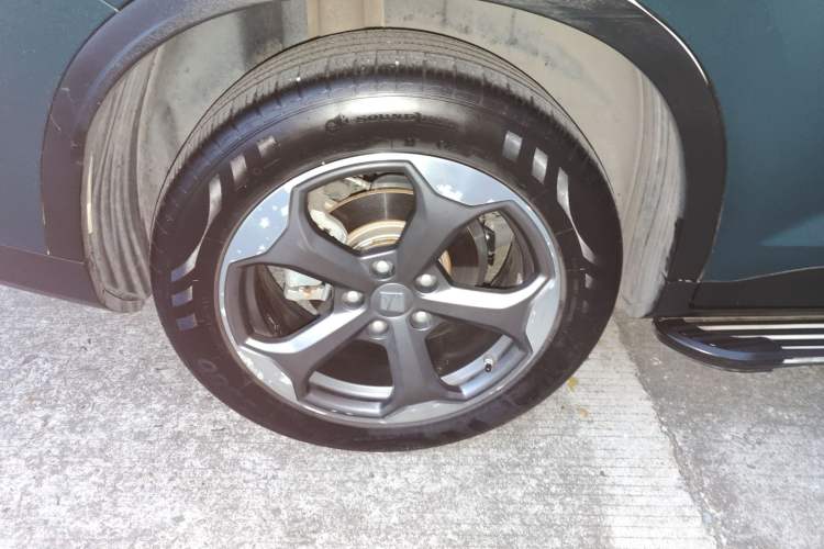 Used Baojun RM-5 2019 1.5T CVT 24-Hour Online Premium Version 7 Seats Right Rear Wheel Hub
